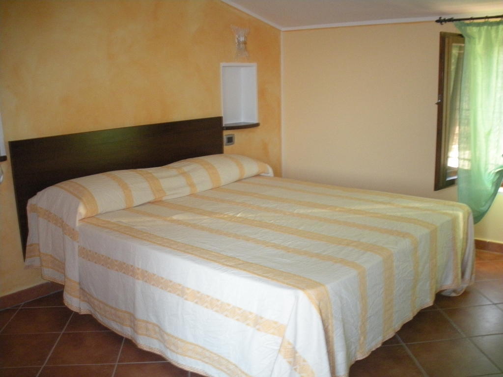 Agritursmo Montesalerno Villa Diamante Habitación foto